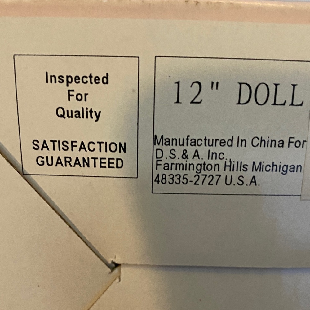 Floral Dress Porcelain Doll in Box - Picture 4 of 10